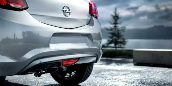 découvrez notre guide complet pour installer une caméra de recul sur votre opel corsa, spécialement conçu pour les débutants. améliorez votre sécurité et facilitez vos manœuvres dès aujourd'hui !