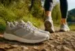 découvrez comment choisir la chaussure idéale pour la marche, alliant confort et maintien pour des pas agréables et sans douleur.
