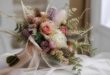 découvrez des idées originales et créatives pour composer un bouquet de mariée unique qui sublimera votre jour spécial.