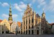 découvrez la maison des têtes noires, un joyau médiéval au cœur de riga, riche en histoire et architecture unique. plongez dans le passé fascinant de cette icône culturelle lettone.