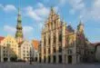 découvrez la maison des têtes noires, un joyau médiéval au cœur de riga, riche en histoire et architecture unique. plongez dans le passé fascinant de cette icône culturelle lettone.