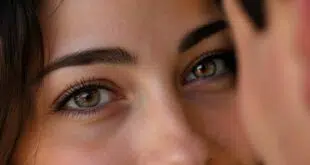 découvrez des techniques efficaces pour rendre un regard amoureux inoubliable et captiver l'attention de votre partenaire avec authenticité et sensualité.