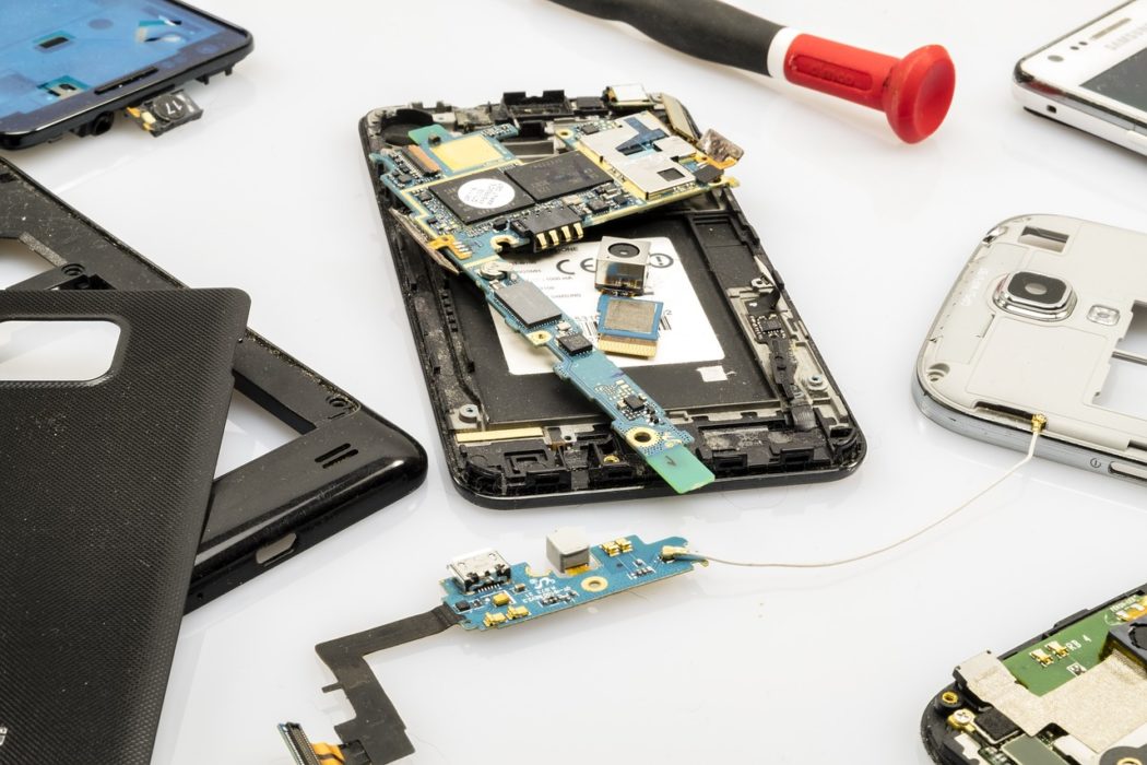 Trouver des pièces détachées pour Iphone
