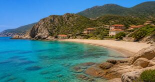 découvrez cargèse, un joyau méditerranéen alliant plages paradisiaques et paysages à couper le souffle pour des vacances inoubliables.