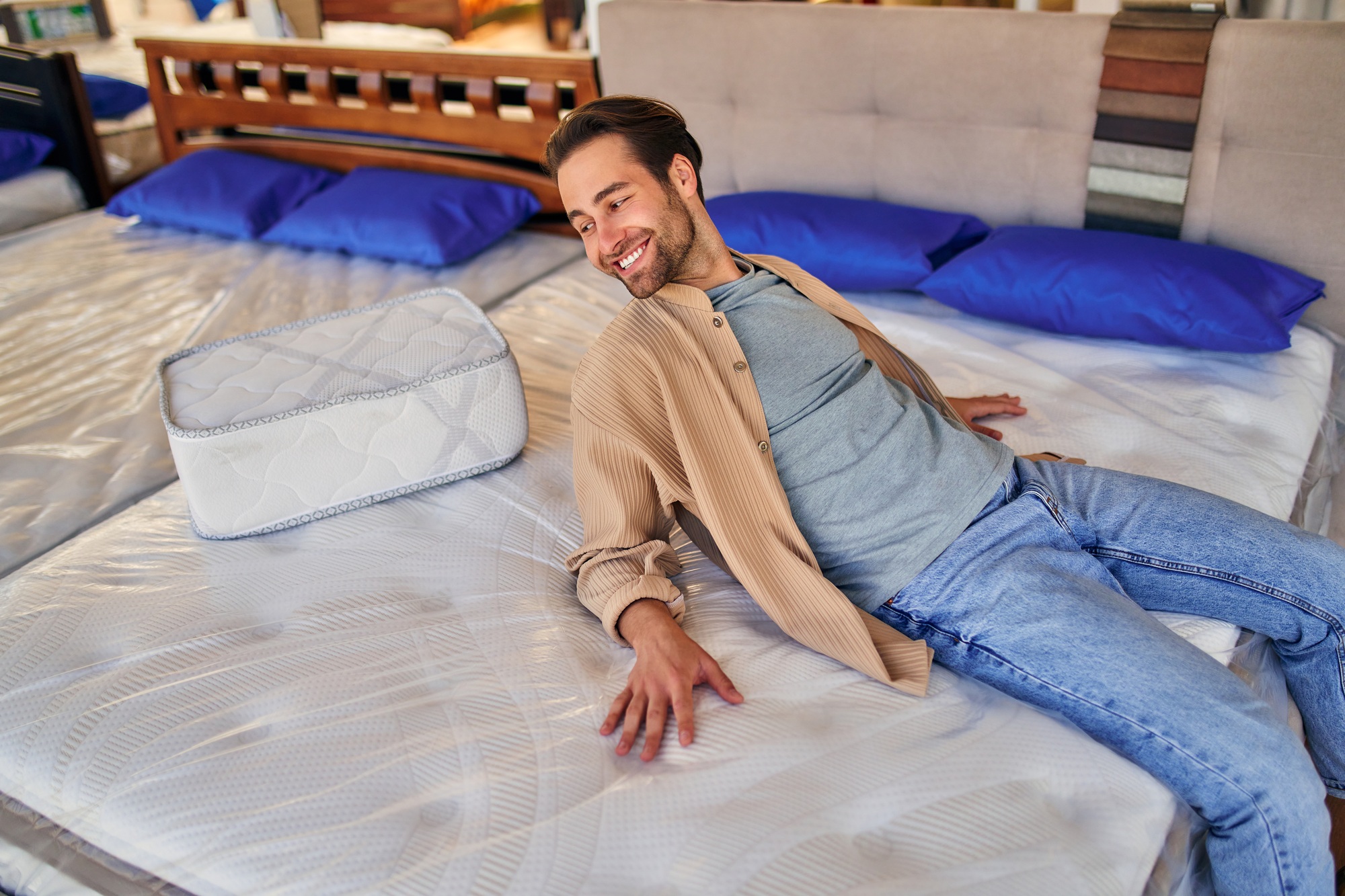 Beds, mattresses and pillows store