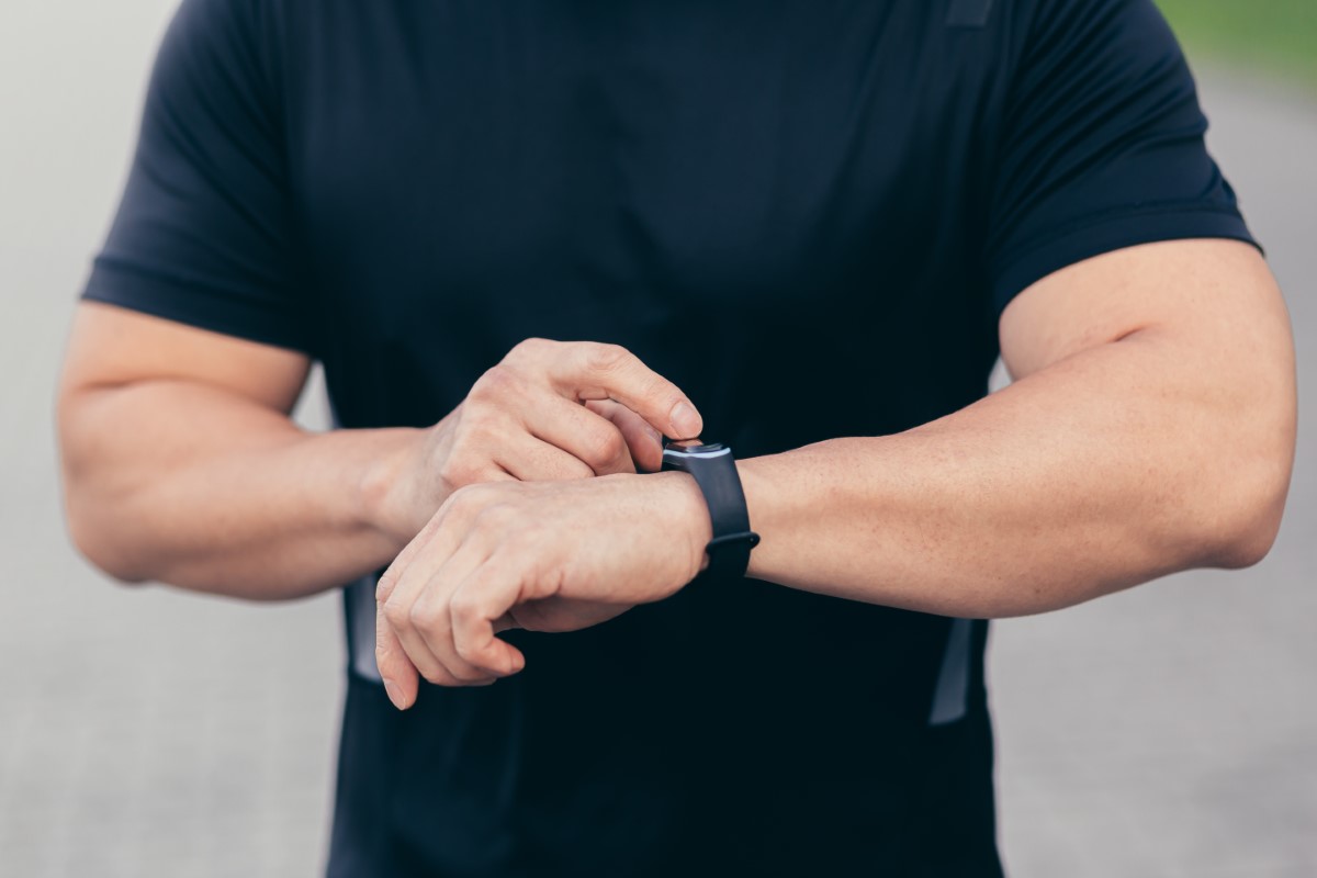 Comment choisir le meilleur bracelet connecté Hetp en noir pour le sport ?