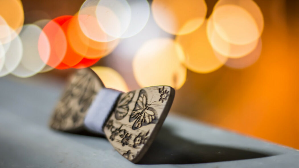 Le nœud papillon en bois écologique : une alternative élégante et responsable