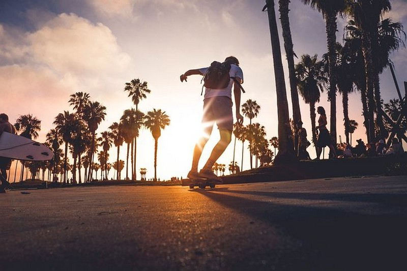 Comment choisir un longboard électrique