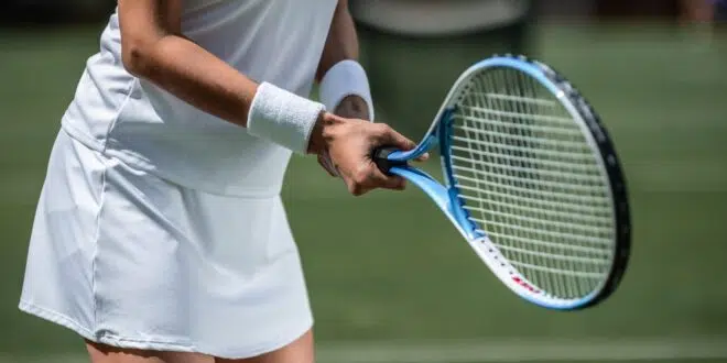spécialiste sports raquette