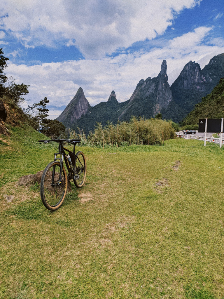 terrain de VTT cross